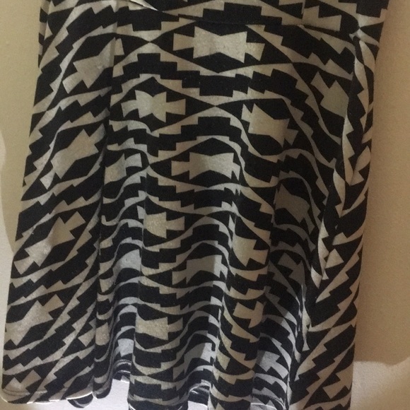 Black and white zigzag dress - Picture 2 of 6